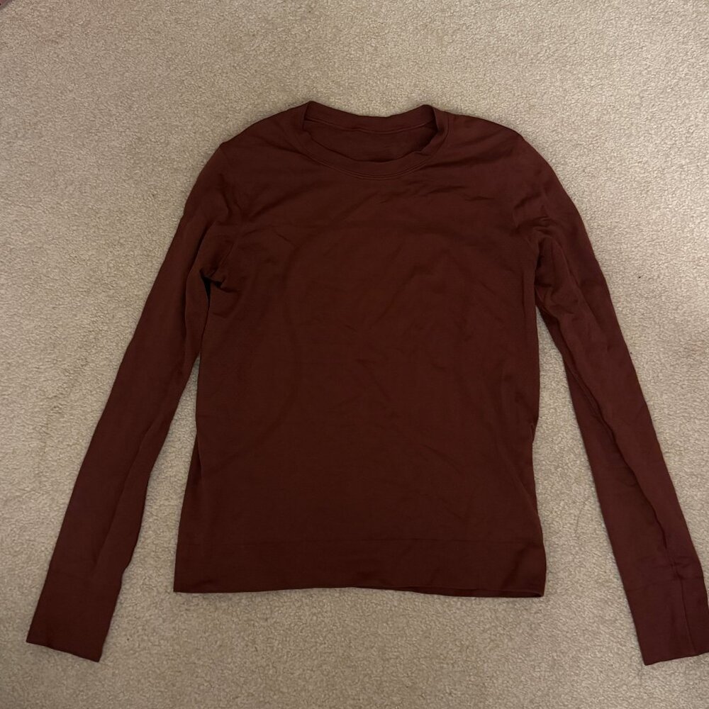 Lululemon Swiftly Long Sleeve tech shirt size 6